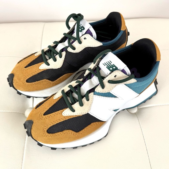 New Balance 327 Workwear Moonstone Retro Runner Sneakers - Picture 2 of 13